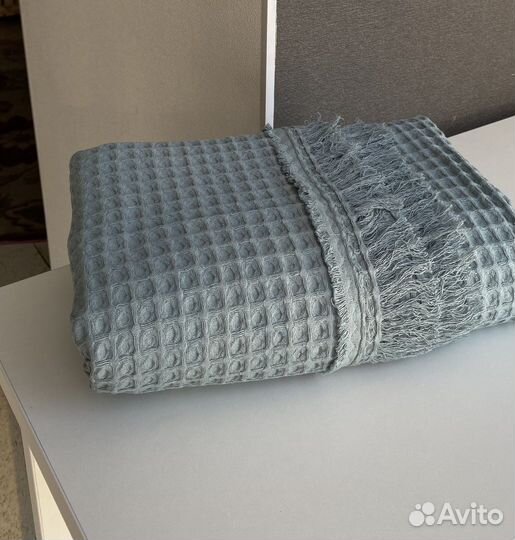 Пледы и декоративные подушки