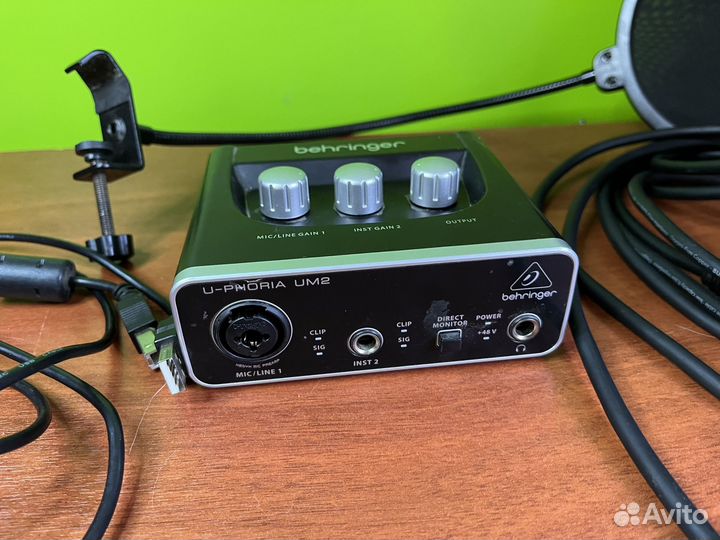 Студийный микрофон AKG P120 + звуковая карта