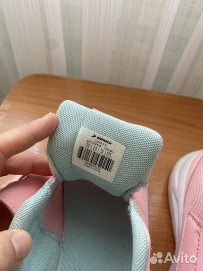 Кроссовки женские demix 35 размер