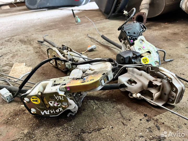 Замок двери задний передний L R Honda crv rd1