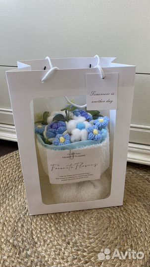 Букеты из вязанных цветов