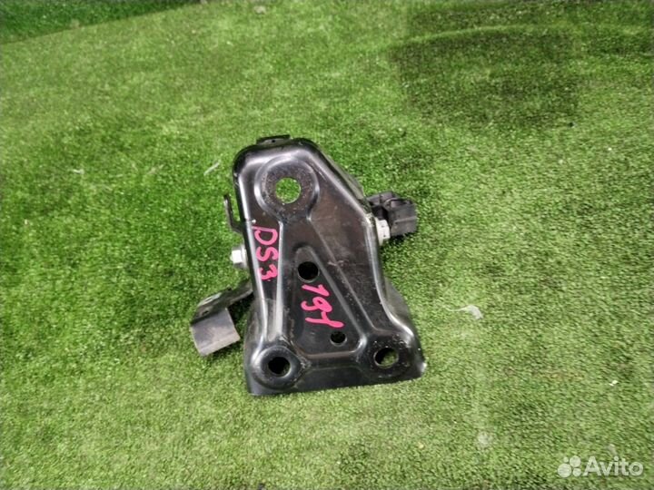 Крепление балки подвески Citroen Ds3 EB2DT 1.2 I