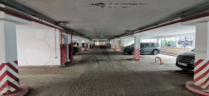 Машиноместо, 16 м²