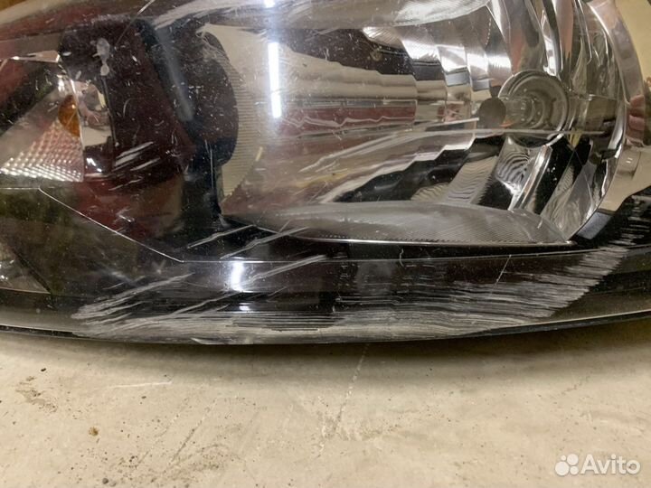 Фара volkswagen polo 2011