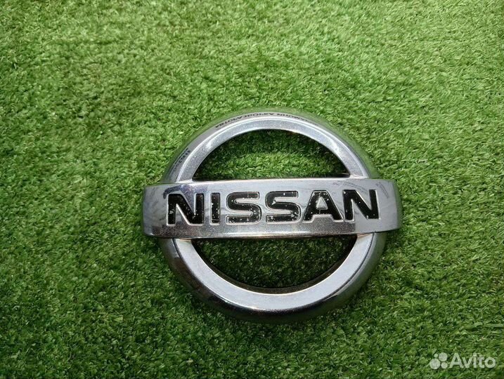 Шильда передняя Nissan Note E11