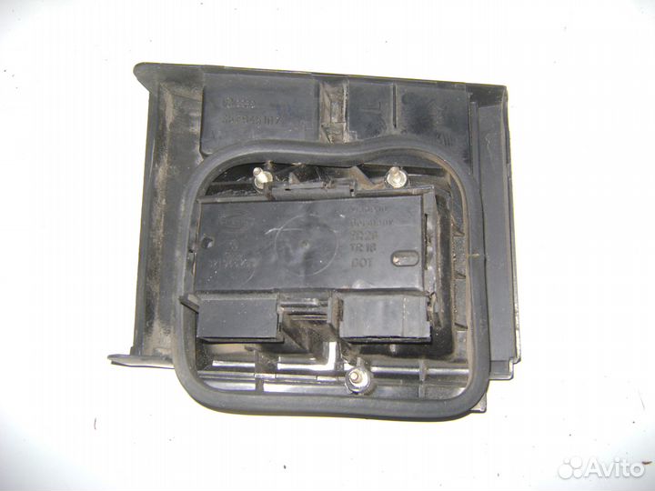 Фонарь внутренний левый Volkswagen Passat B3 седан