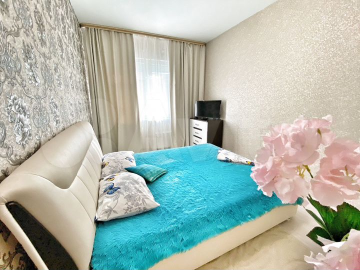 2-к. квартира, 60 м², 8/17 эт.