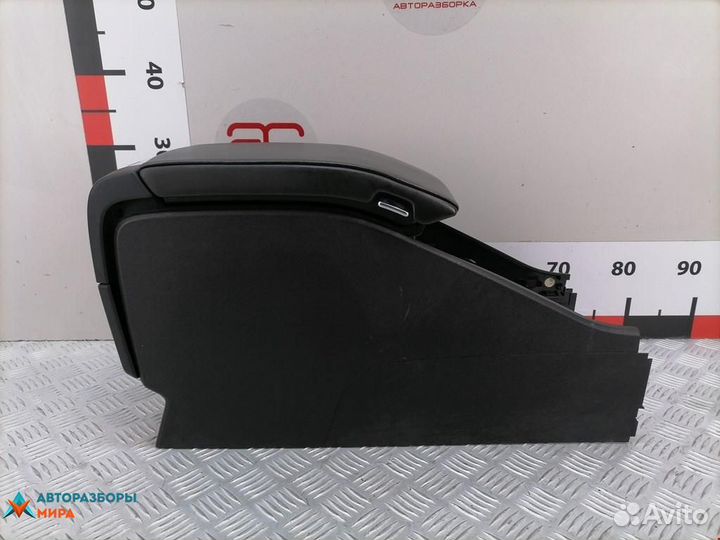 Подлокотник Volvo S80 2 2007 39804765