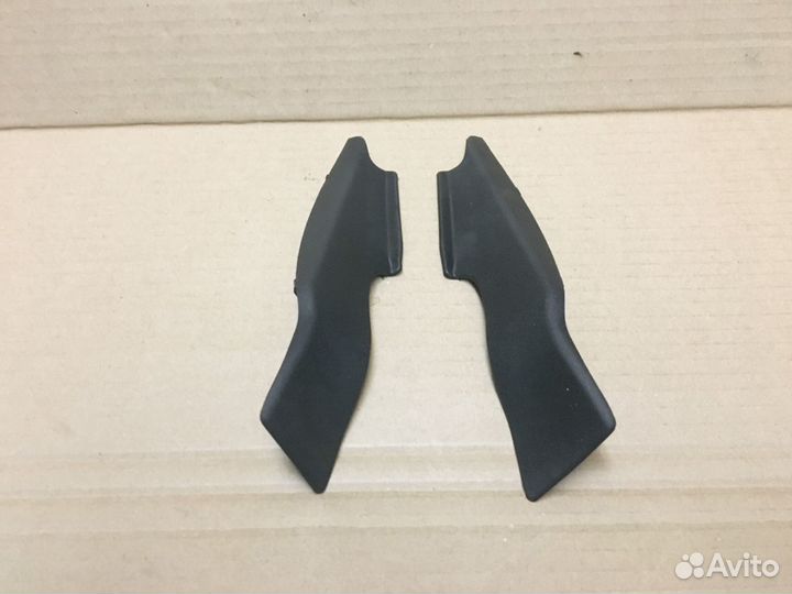 Уплотнитель дренаж накладка крыла NEW Вольво XC90