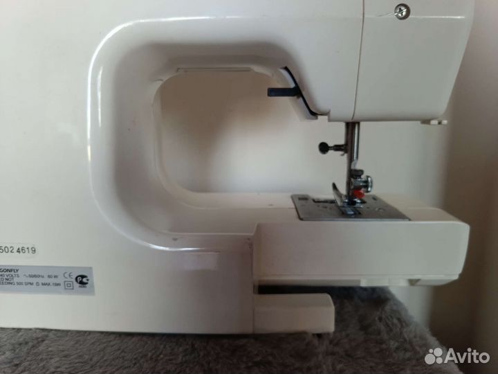 Электрическая швейная машина не комплект