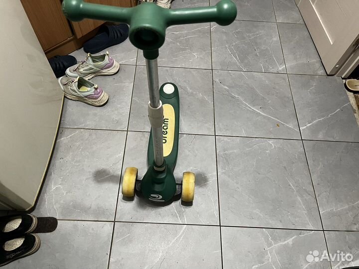 Продам детские самокаты