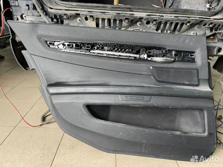 Обшивка боковой двери задняя левая Bmw 750Li F02