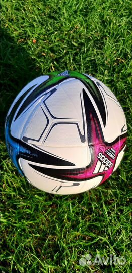 Футбольный мяч