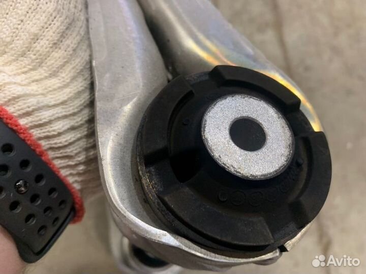 Рычаг подвески верхний передний правый