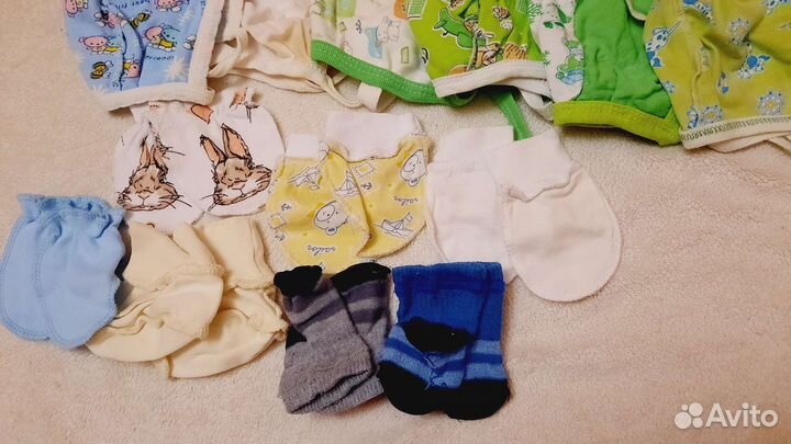 Чепчики,распажонки и шапочки для новорождённых