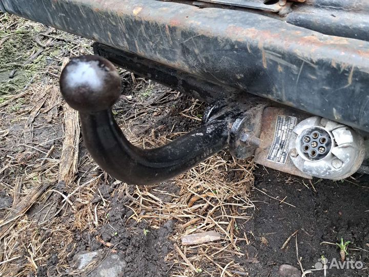 Фаркоп на микроавтобус Мерседес мв100