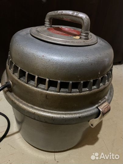 Пылесос Уралец 1967