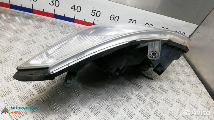 Фара левая Hyundai H-1 Starex 2 2010