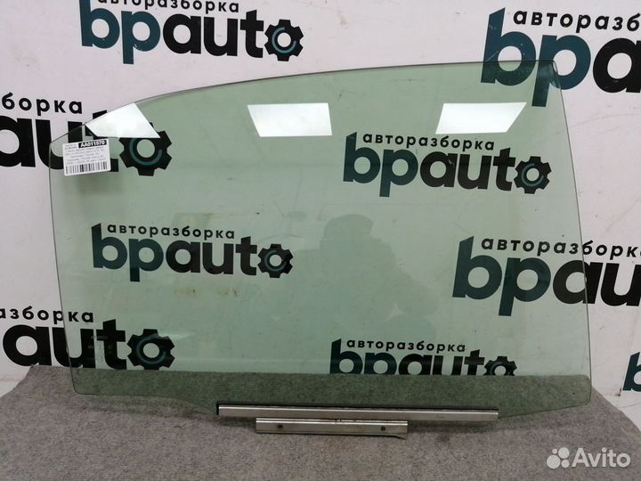 Стекло задней правой двери 68113-33150 Toyota