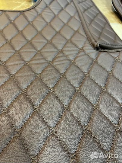 Продам 3D ковры из экокожи на Sitrak С7Н, бол.каб