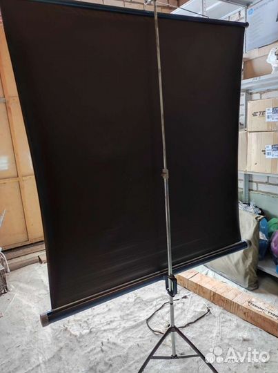 Экран для проектора на штативе