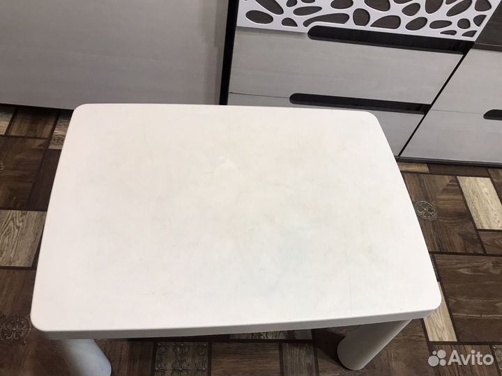 Детский столик и стульчики IKEA