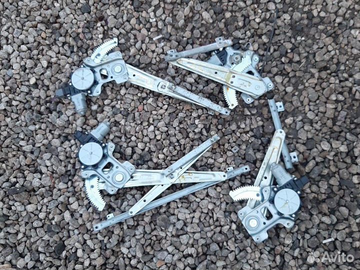 Электростеклоподъёмник Мицубиси Аутлендер XL