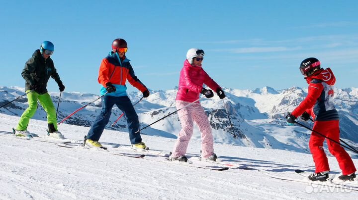 Инструктор по горным лыжам и сноуборду