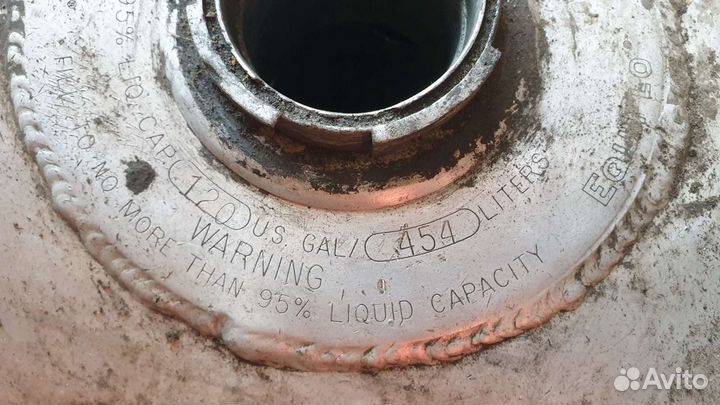 Топливные баки на фредлайнер