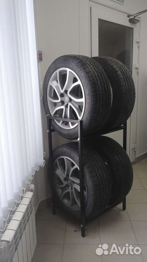 Полка кронштейн для хранения колес