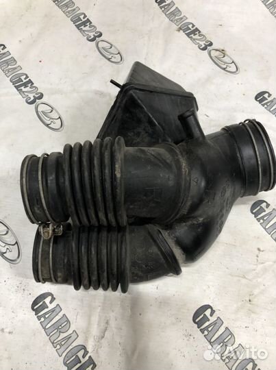 Патрубок воздухозаборника Lexus rx 300 Toyota Harr