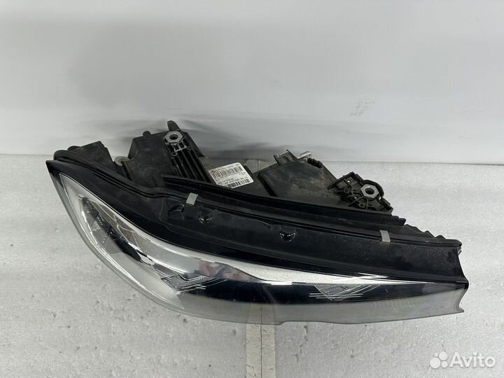 Фара правая BMW G20 LED