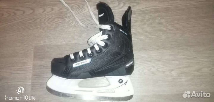 Коньки хоккейные