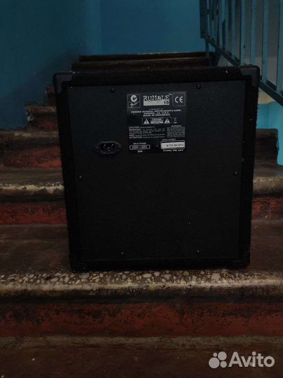 Басовый комбоусилитель