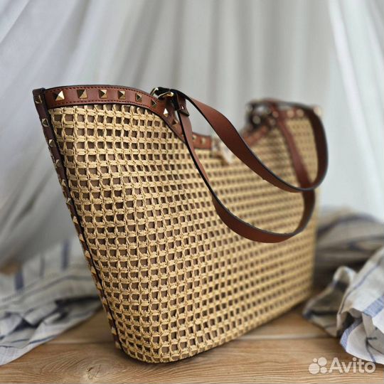 Сумка valentino rockstud соломенная рафия