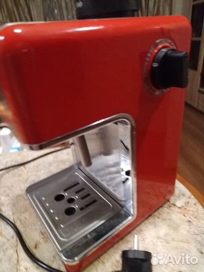 Кофеварка рожковая Polaris PCM4002A