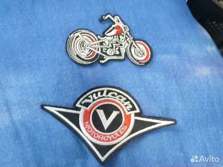 Брендовые нашивки