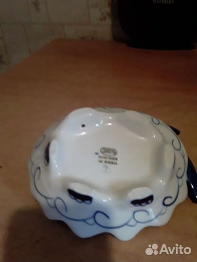 Гжель. Фарфоровая икорница