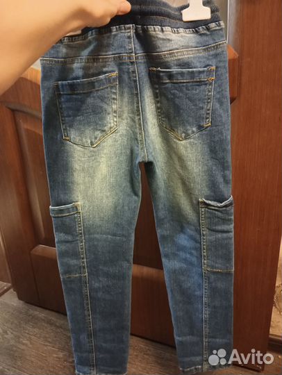 Продам джинсы новые для мальчика р. 122