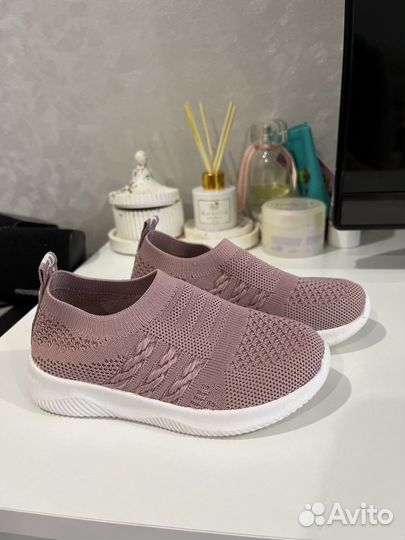 Кроссовки для девочки