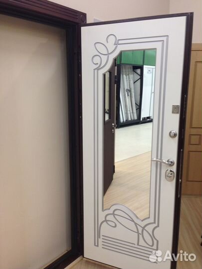 Входная дверь с зеркалом ольга