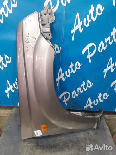 Крыло правое Нисса X-trail T30 00-07 г переднее