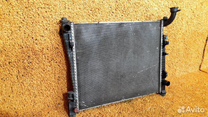 Радиатор двигателя (двс) Jeep Grand Cherokee WK2