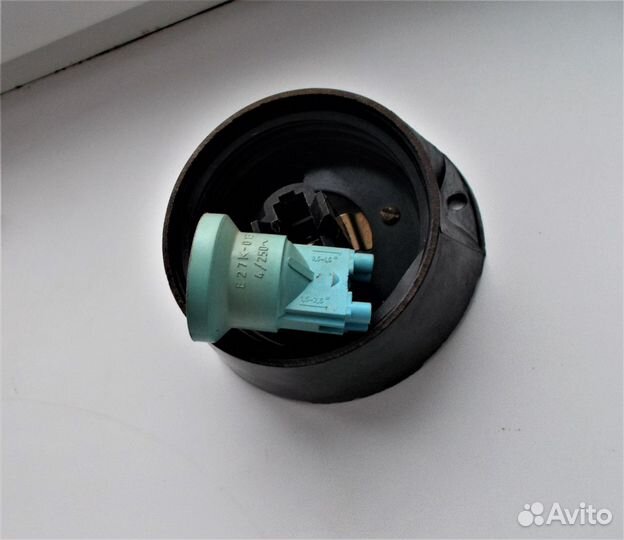 Светильник (плафон) закрытого типа со стеклом