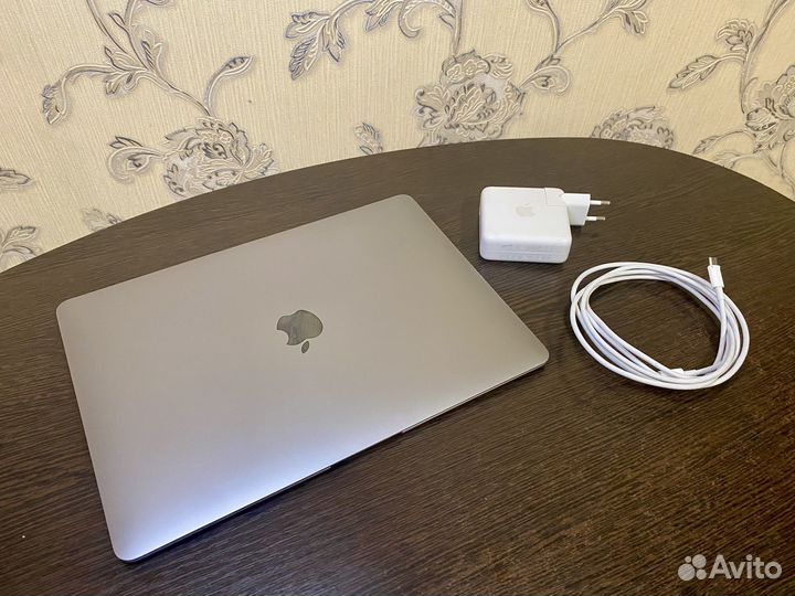 MacBook Air 13 2018 16/512Gb