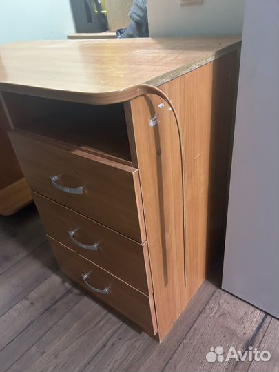 Компьютерный стол