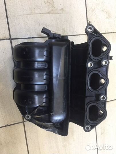 Коллектор впускной Skoda Rapid