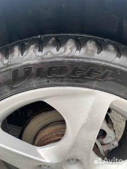 Viatti Strada Asimmetrico V-130 225/45 R17