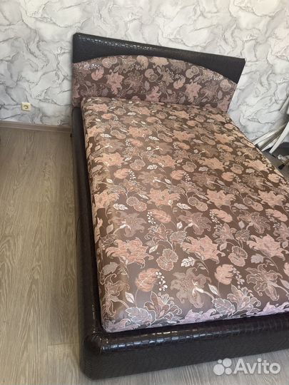 Кровать с подъемным механизмом 140х200 бу