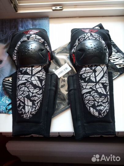 Защита колена FLY racing barricade L/XL